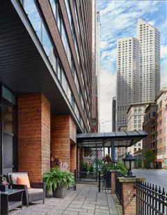 Sonesta ES Stes Chicago Magnificent Mile