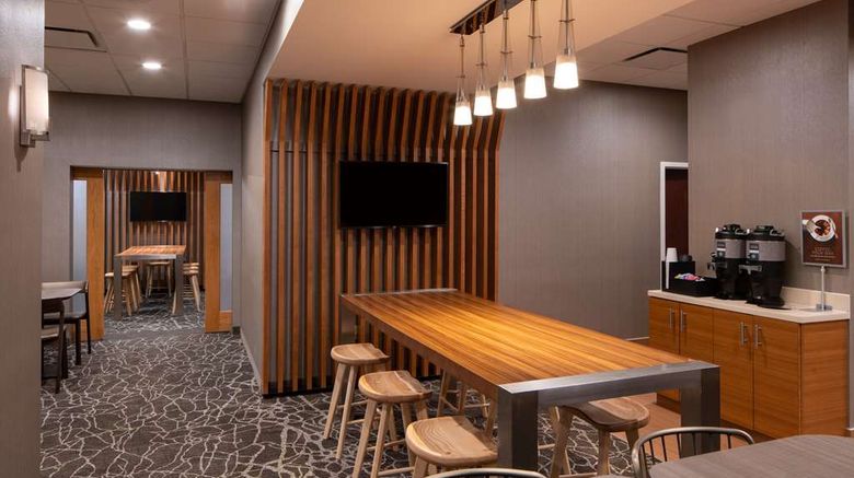 <b>Sonesta Select Nashville Airport Suites Restaurant</b>. Images powered by <a href="https://iceportal.shijigroup.com/" title="IcePortal" target="_blank">IcePortal</a>.