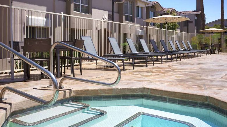 <b>Sonesta ES Suites Tempe Pool</b>. Images powered by <a href="https://iceportal.shijigroup.com/" title="IcePortal" target="_blank">IcePortal</a>.