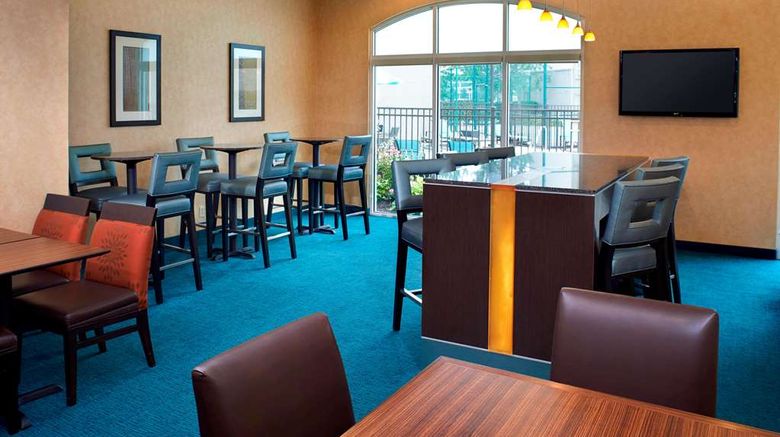 <b>Sonesta ES Suites Detroit Warren Restaurant</b>. Images powered by <a href="https://iceportal.shijigroup.com/" title="IcePortal" target="_blank">IcePortal</a>.