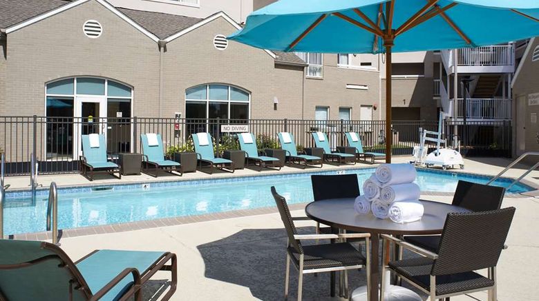 <b>Sonesta ES Suites Detroit Warren Pool</b>. Images powered by <a href="https://iceportal.shijigroup.com/" title="IcePortal" target="_blank">IcePortal</a>.