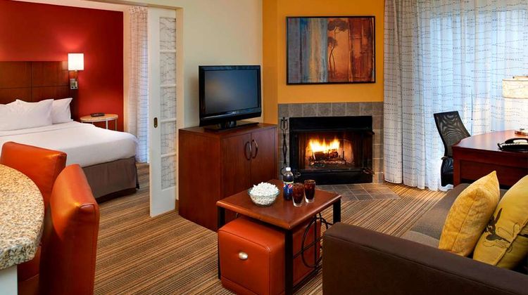 Sonesta ES Suites Detroit Warren Suite
