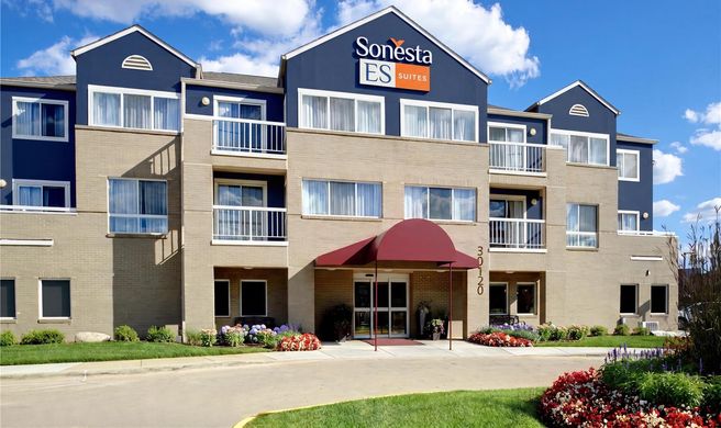 Sonesta ES Suites Detroit Warren Exterior