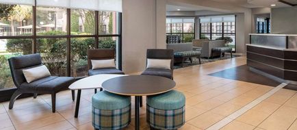 Sonesta ES Suites NO Convention Center Lobby