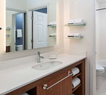 Sonesta ES Suites NO Convention Center Room