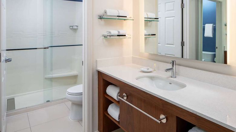 <b>Sonesta ES Suites NO Convention Center Suite</b>. Images powered by <a href="https://iceportal.shijigroup.com/" title="IcePortal" target="_blank">IcePortal</a>.