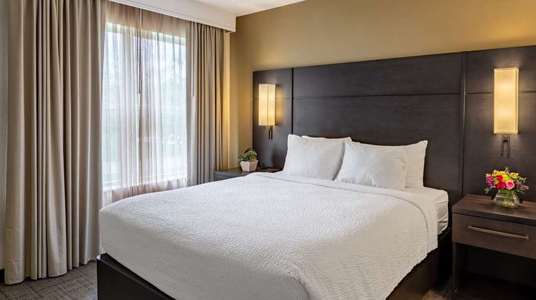 <b>Sonesta ES Suites Parsippany Morris Plains Restaurant</b>. Images powered by <a href="https://iceportal.shijigroup.com/" title="IcePortal" target="_blank">IcePortal</a>.