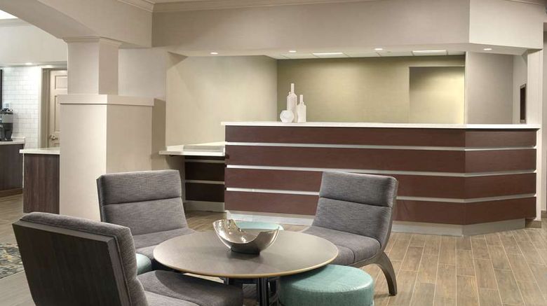 <b>Sonesta ES Suites Raleigh Durham Airport Lobby</b>. Images powered by <a href="https://iceportal.shijigroup.com/" title="IcePortal" target="_blank">IcePortal</a>.