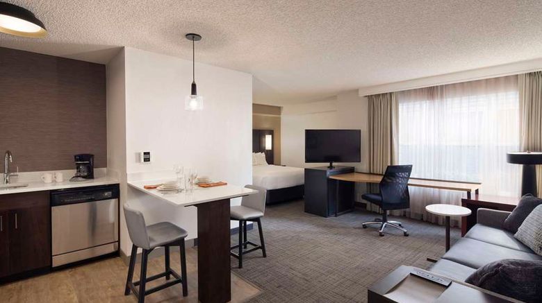<b>Sonesta ES Suites Reno Room</b>. Images powered by <a href="https://iceportal.shijigroup.com/" title="IcePortal" target="_blank">IcePortal</a>.