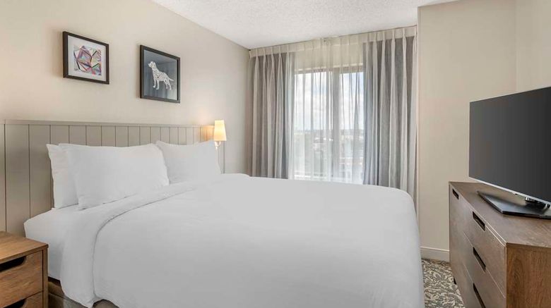 <b>Sonesta ES Suites Downtown Alamo Plaza Room</b>. Images powered by <a href="https://iceportal.shijigroup.com/" title="IcePortal" target="_blank">IcePortal</a>.