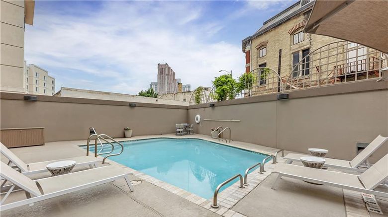 <b>Sonesta ES Suites Downtown Alamo Plaza Pool</b>. Images powered by <a href="https://iceportal.shijigroup.com/" title="IcePortal" target="_blank">IcePortal</a>.