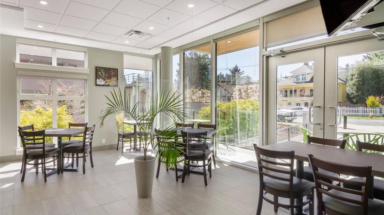 <b>Quality Inn Lobby</b>. Images powered by <a href="https://iceportal.shijigroup.com/" title="IcePortal" target="_blank">IcePortal</a>.