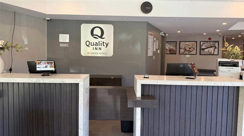 <b>Quality Inn Lobby</b>. Images powered by <a href="https://iceportal.shijigroup.com/" title="IcePortal" target="_blank">IcePortal</a>.