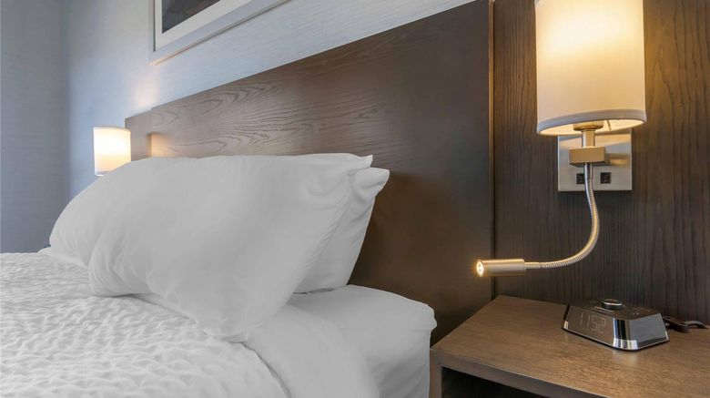 <b>Quality Inn Room</b>. Images powered by <a href="https://iceportal.shijigroup.com/" title="IcePortal" target="_blank">IcePortal</a>.
