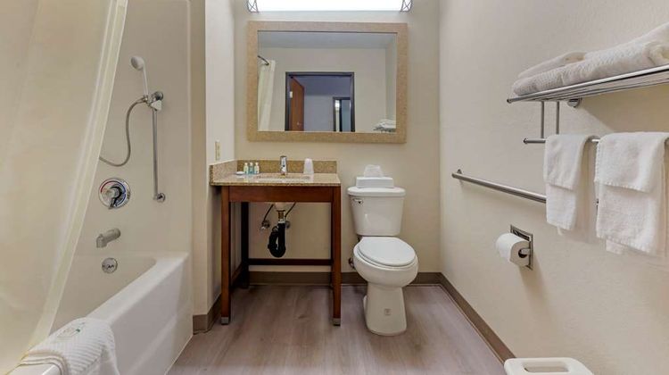 Quality Inn Lee/Berkshires/Outlet Area Room