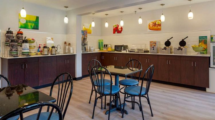 Quality Inn Lee/Berkshires/Outlet Area Restaurant