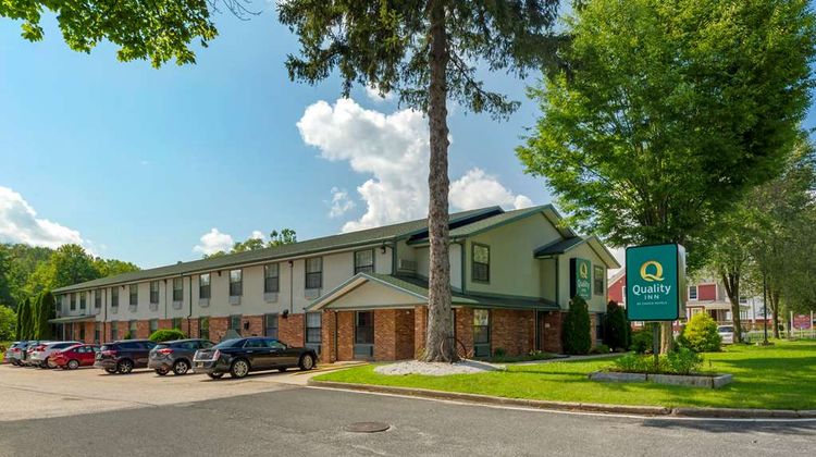 Quality Inn Lee/Berkshires/Outlet Area Exterior