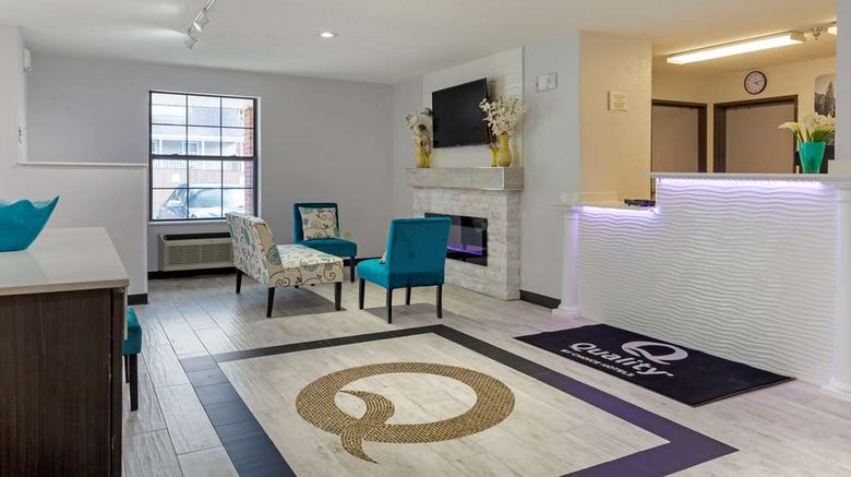 <b>Quality Inn Lee/Berkshires/Outlet Area Lobby</b>. Images powered by <a href="https://iceportal.shijigroup.com/" title="IcePortal" target="_blank">IcePortal</a>.