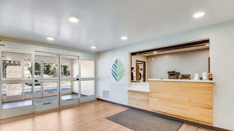 <b>WoodSpring Suites Bakersfield Airport Lobby</b>. Images powered by <a href="https://iceportal.shijigroup.com/" title="IcePortal" target="_blank">IcePortal</a>.