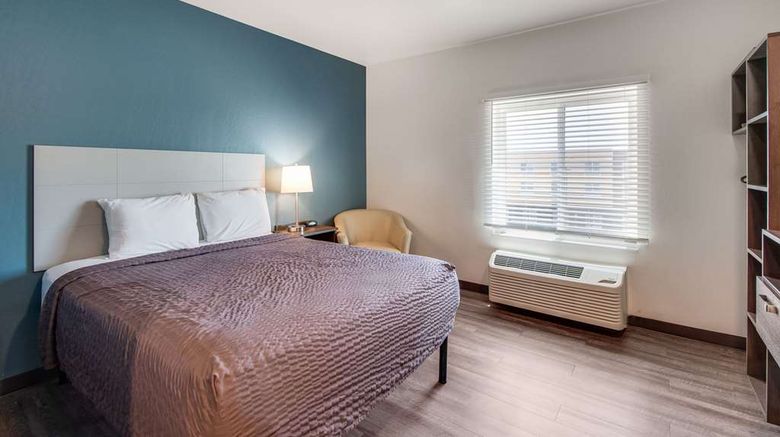 <b>WoodSpring Suites Bakersfield Airport Room</b>. Images powered by <a href="https://iceportal.shijigroup.com/" title="IcePortal" target="_blank">IcePortal</a>.