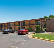 Econo Lodge High Point Exterior