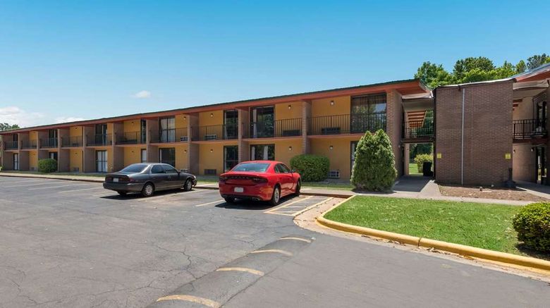 <b>Econo Lodge High Point Exterior</b>. Images powered by <a href="https://iceportal.shijigroup.com/" title="IcePortal" target="_blank">IcePortal</a>.