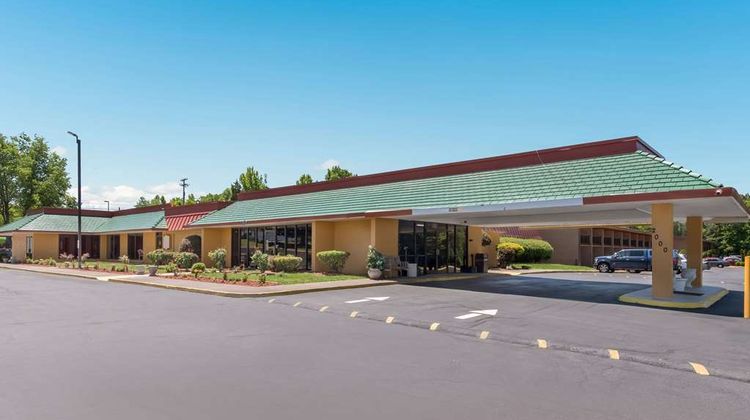 Econo Lodge High Point Exterior