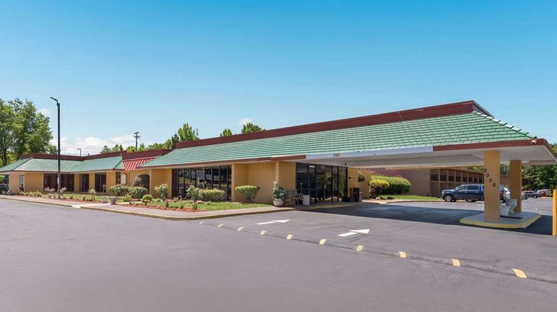 <b>Econo Lodge High Point Exterior</b>. Images powered by <a href="https://iceportal.shijigroup.com/" title="IcePortal" target="_blank">IcePortal</a>.