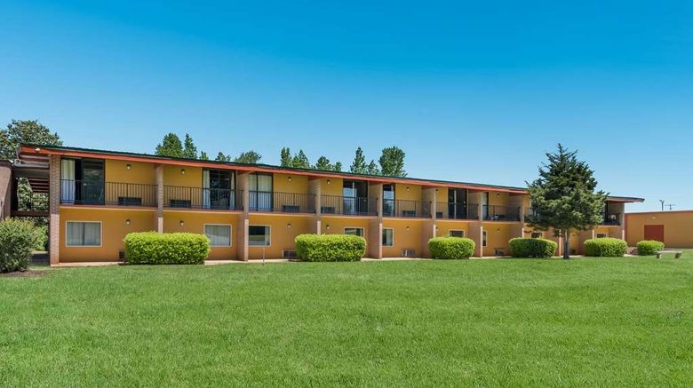 Econo Lodge High Point Exterior. Images powered by <a href="https://iceportal.shijigroup.com" target="_blank" rel="noopener">Ice Portal</a>.