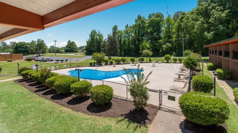 <b>Econo Lodge High Point Exterior</b>. Images powered by <a href="https://iceportal.shijigroup.com/" title="IcePortal" target="_blank">IcePortal</a>.