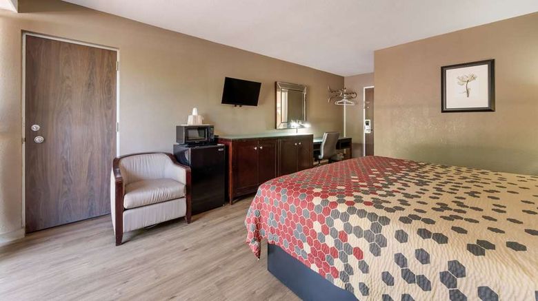 <b>Econo Lodge High Point Room</b>. Images powered by <a href="https://iceportal.shijigroup.com/" title="IcePortal" target="_blank">IcePortal</a>.