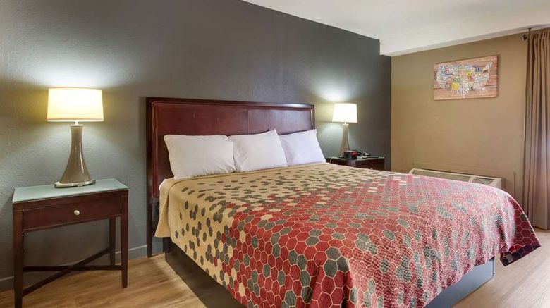<b>Econo Lodge High Point Room</b>. Images powered by <a href="https://iceportal.shijigroup.com/" title="IcePortal" target="_blank">IcePortal</a>.