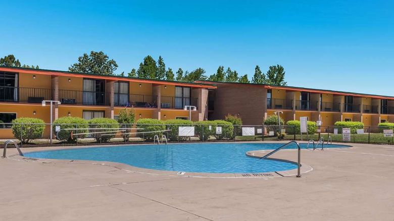 <b>Econo Lodge High Point Pool</b>. Images powered by <a href="https://iceportal.shijigroup.com/" title="IcePortal" target="_blank">IcePortal</a>.