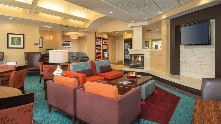 Sonesta ES Suites Charleston Lobby
