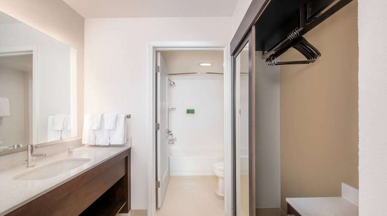 <b>Sonesta ES Suites Kennesaw Town Center Room</b>. Images powered by <a href="https://iceportal.shijigroup.com/" title="IcePortal" target="_blank">IcePortal</a>.