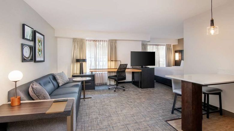 <b>Sonesta ES Suites Kennesaw Town Center Suite</b>. Images powered by <a href="https://iceportal.shijigroup.com/" title="IcePortal" target="_blank">IcePortal</a>.