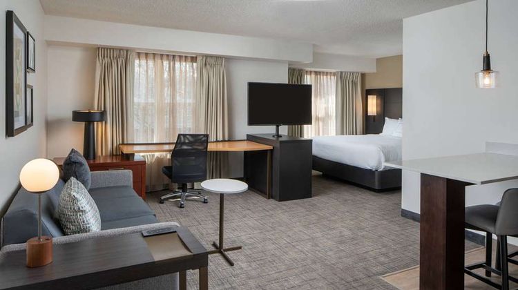 Sonesta ES Suites Fairfax Fair Lakes Suite