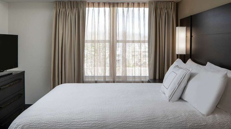 Sonesta ES Suites Fairfax Fair Lakes Suite