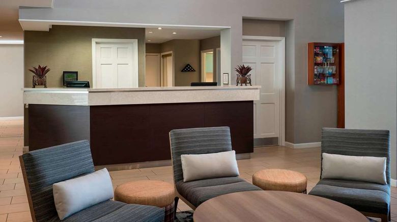 <b>Sonesta ES Suites Scottsdale Paradise Valley Lobby</b>. Images powered by <a href="https://iceportal.shijigroup.com/" title="IcePortal" target="_blank">IcePortal</a>.