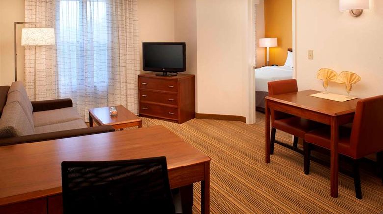 <b>Sonesta ES Suites Chicago Waukegan Gurne Suite</b>. Images powered by <a href="https://iceportal.shijigroup.com/" title="IcePortal" target="_blank">IcePortal</a>.