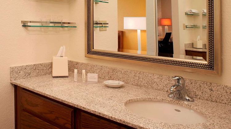 Sonesta ES Suites Chicago Waukegan Gurne Suite
