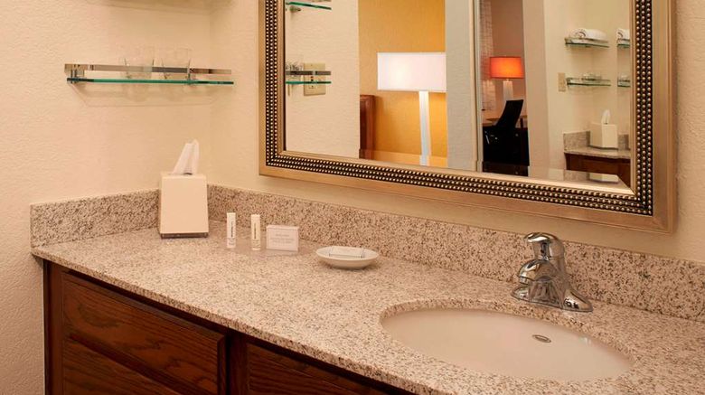 <b>Sonesta ES Suites Chicago Waukegan Gurne Suite</b>. Images powered by <a href="https://iceportal.shijigroup.com/" title="IcePortal" target="_blank">IcePortal</a>.