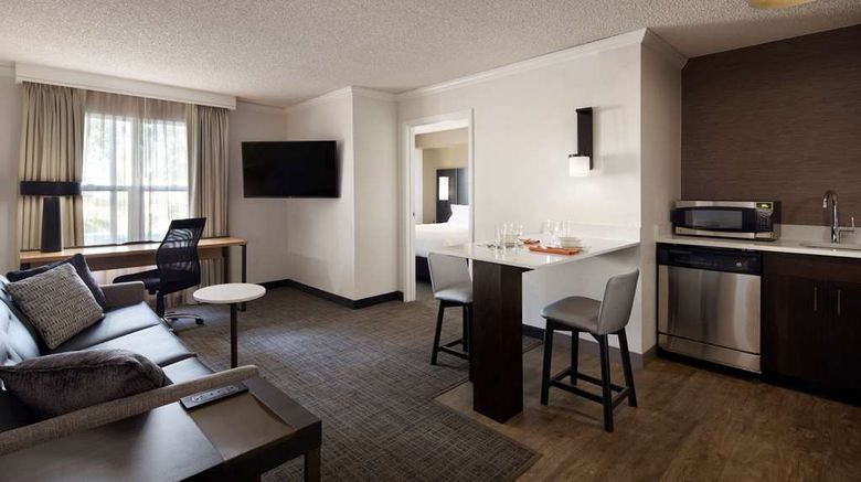 <b>Sonesta ES Suites Fresno Suite</b>. Images powered by <a href="https://iceportal.shijigroup.com/" title="IcePortal" target="_blank">IcePortal</a>.