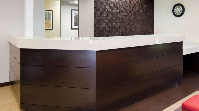 <b>Sonesta ES Suites Fresno Lobby</b>. Images powered by <a href="https://iceportal.shijigroup.com/" title="IcePortal" target="_blank">IcePortal</a>.