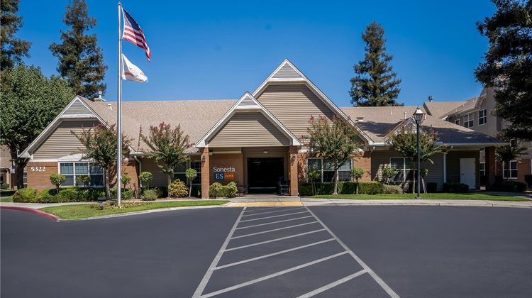 Sonesta ES Suites Fresno Exterior