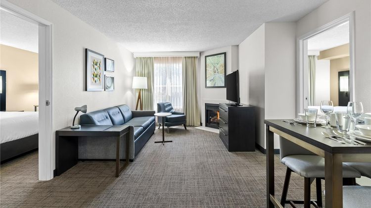 Sonesta ES Suites Fresno Room