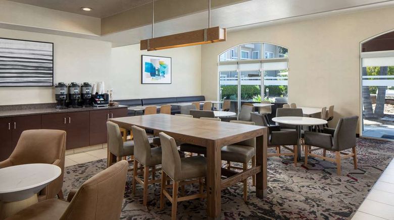 <b>Sonesta ES Suites Carmel Mountain-San Di Lobby</b>. Images powered by <a href="https://iceportal.shijigroup.com/" title="IcePortal" target="_blank">IcePortal</a>.