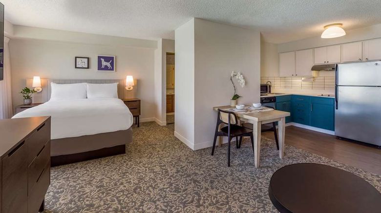 <b>Sonesta ES Suites San Francisco Airport Suite</b>. Images powered by <a href="https://iceportal.shijigroup.com/" title="IcePortal" target="_blank">IcePortal</a>.