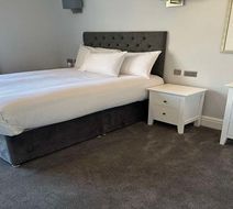 Southcrest Manor Hotel BW Signature Coll Room