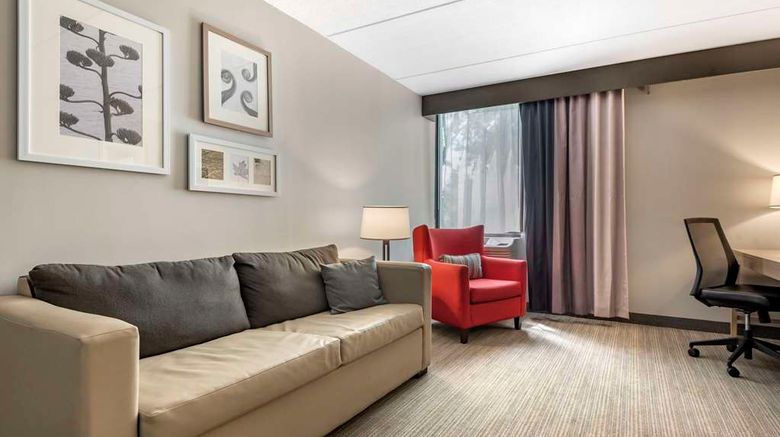 <b>Comfort Inn & Suites Syracuse N. Airport Suite</b>. Images powered by <a href="https://iceportal.shijigroup.com/" title="IcePortal" target="_blank">IcePortal</a>.